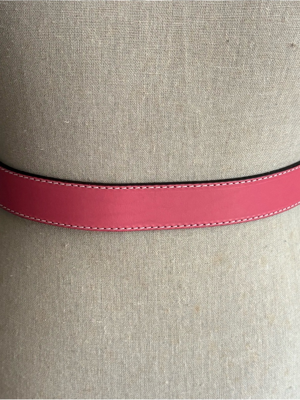 Lilo Women's Pink Leather Equestrian Stirrup Belt with Gold Horseshoe Buckle - Picture 4 of 6